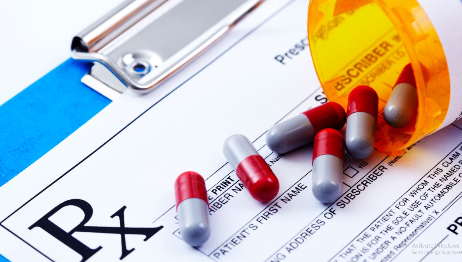 تجویز دارو و تمدید نسخه‌ های پزشکی