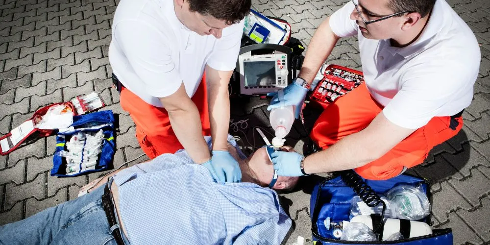 نحوه کمک اولیه در تصادفات و شکستگیها