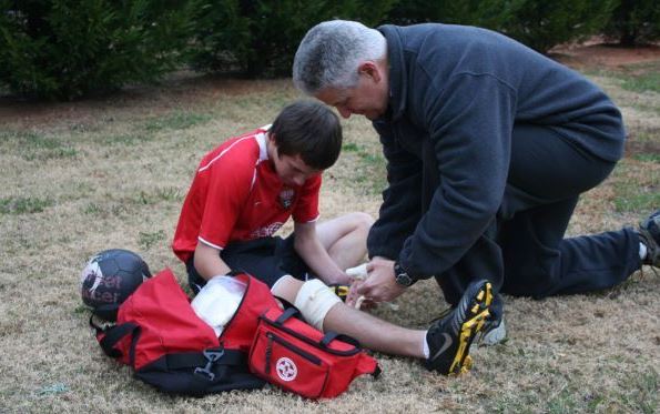 نحوه کمک اولیه در تصادفات و شکستگی‌ها