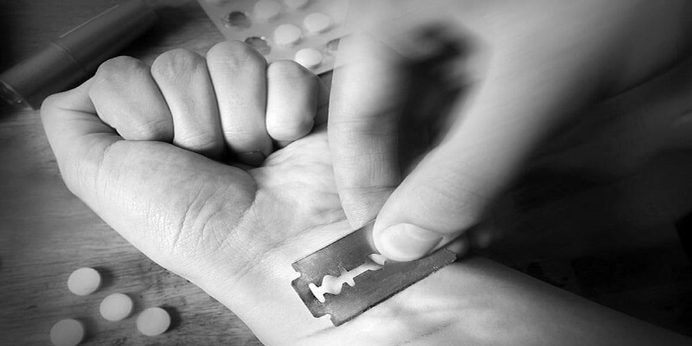 برخورد با بیمار خودکشی کرده